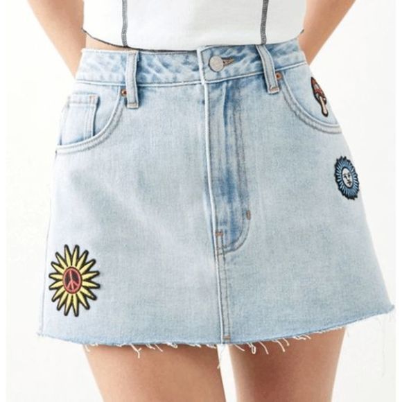 PacSun Embroidered Patch‎ Denim Mini Skirt - Picture 4 of 4
